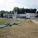 Maison Avec A They-sous-montfort, Accueillant Et Moderne