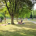 Maison Avec A They-sous-montfort, Accueillant Et Moderne *