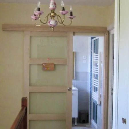 Maison Avec A They-sous-montfort, Accueillant Et Moderne