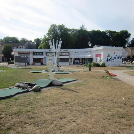 Maison Avec A They-sous-montfort, Accueillant Et Moderne