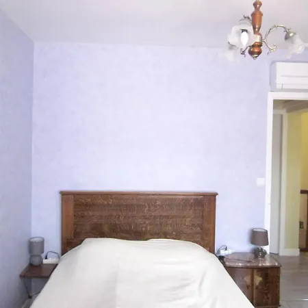 Maison Avec A They-sous-montfort, Accueillant Et Moderne