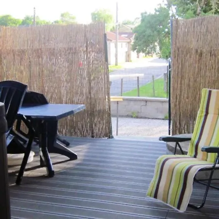 Maison Avec A They-sous-montfort, Accueillant Et Moderne