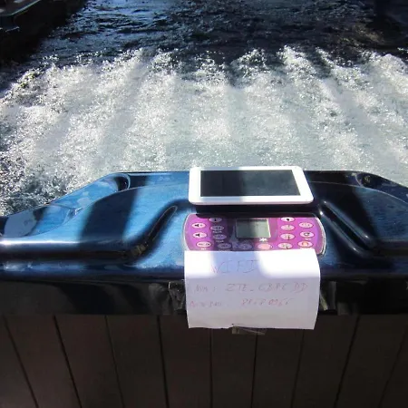 Maison Avec A They-sous-montfort, Accueillant Et Moderne