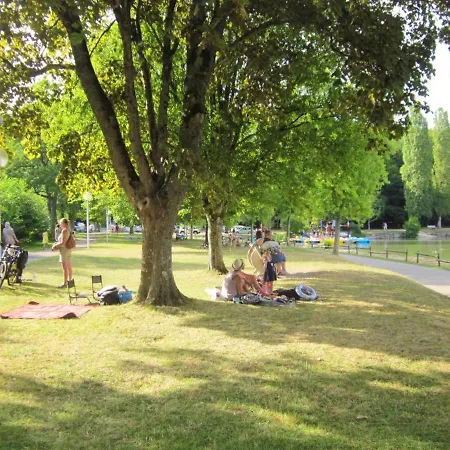 Maison Avec A They-sous-montfort, Accueillant Et Moderne *