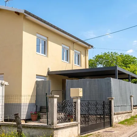 Maison Avec A They-sous-montfort, Accueillant Et Moderne They-sous-Montfort