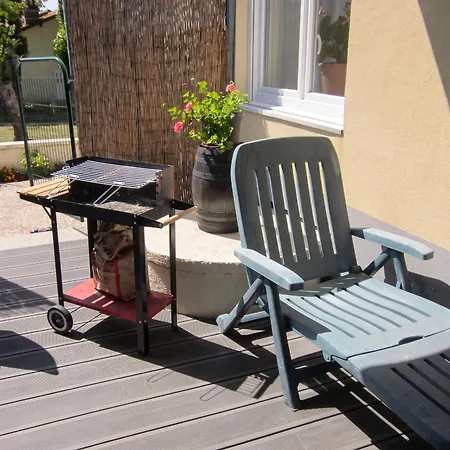 Maison Avec A They-sous-montfort, Accueillant Et Moderne