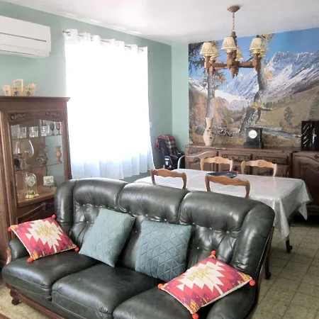 Maison Avec A They-sous-montfort, Accueillant Et Moderne * They-sous-Montfort